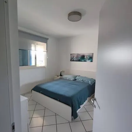 Appartamento Blue Paradise: A Due Passi Dalla Spiaggia. *