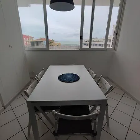 Blue Paradise: A Due Passi Dalla Spiaggia.